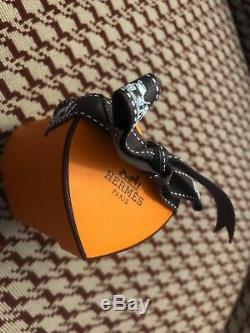 100%Authentic HERMES Limited Edition Valentine Heart Twilly with Heart Shape Box