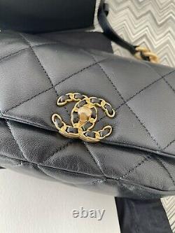 CHANEL 19 quilted black leather lambskin waist/belt bag. RARE! Ex. Condition