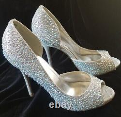 Deb heels women's size 6 good condition (wedding party formal) LIMITED EDITION