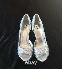 Deb heels women's size 6 good condition (wedding party formal) LIMITED EDITION