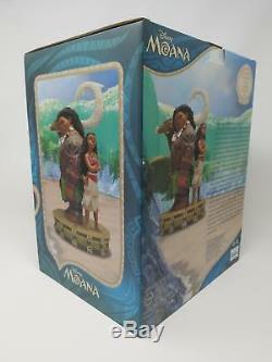 Disney Store Moana and Maui Limited Edition Figure 10 Statue Mint Condition