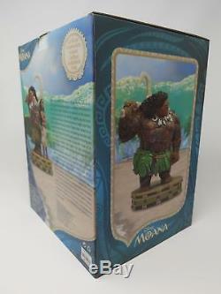 Disney Store Moana and Maui Limited Edition Figure 10 Statue Mint Condition