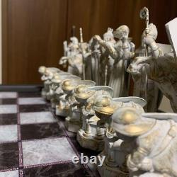 Good conditionLimited Edition Harry Potter Chess