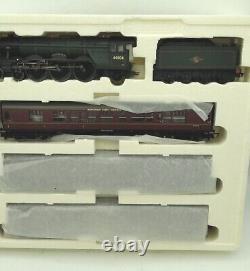 Hornby R2195M'The Master Cutler' Train Pack Limited Edition in good condition