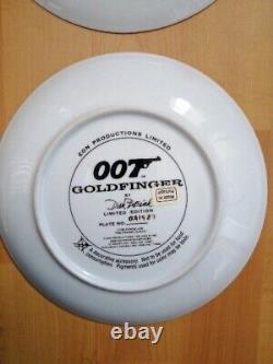 Limited Edition 007 James Bond Franklin Mint Plates Mint Condition