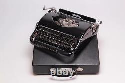 Limited Edition Patria Black Typewriter, Vintage, Mint Condition, Manual