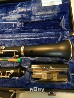 Lintone Elkhart LTD Oboe Plastic Case Very Clean Condition with Case