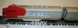 Lionel 2383 santa fe AA units IN excellent condition VERY CLEAN
