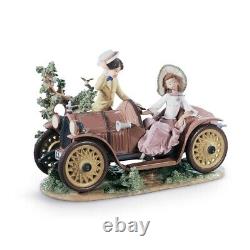 Lladro 01001393 Young Couple with Car Limited Edition Perfect condition