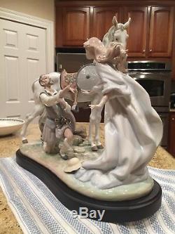 Lladro 1776 Conquered By Love Ltd Edition with Wooden Base Mint Condition