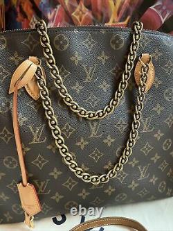 Louis Vuitton Limited Edition With Beautiful Lockit Chain Excellent Condition