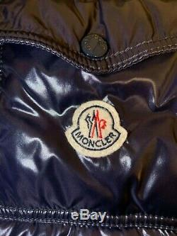 Moncler Branson Size 5 (US Large) Navy (preowned) excellent condition