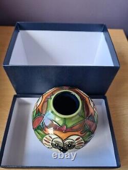 Moorcroft Ozzy Limited Edition Vase Shape 41/4 Signed Nicola Slaney 2010