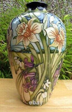 Moorcroft Rare Hare vase shape 25/9 Limited Edition 6/25 First Quality RRP £995