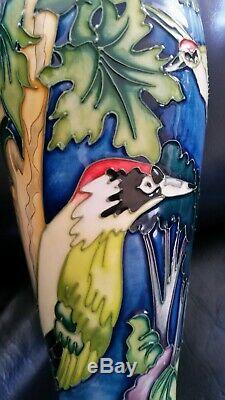 Moorcroft pottery limited edition Woodpecker vase. Condition, First, Mint