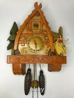 RARE Disney Snow White Wooden Cuckoo Clock Limited Edition MINT CONDITION