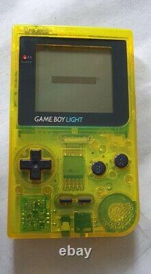 Rare Game Boy Light Toys R Us Limited edition Clear Yellow excellent condition