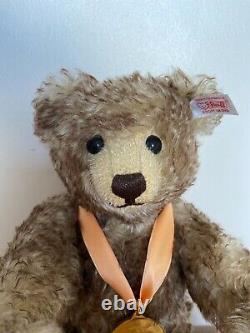 STEIFF BEAR limited edition pre owned in exceptionable condition