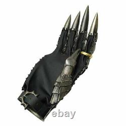 United Cutlery Gauntlet of Sauron in excellent condition, limited edition