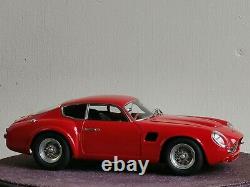 CMC 1/18 Échelle Aston Martin Db4 Gt Zagato, Diecast, Red, Rare Beautiful Condition