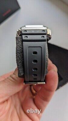 Casio G-Shock Metal square GMW-B5000-1 en excellent état.