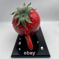 Figurine Michael Godard Sexy Strawberry édition limitée en excellente condition, sans défaut.