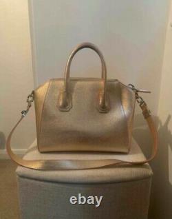 Givenchy Antigona Bag Medium Immaculate Condition, Édition Limitée