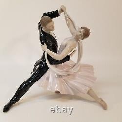 Lladro Limited Edition Elegant Tux Foxtrot Dance Couple # 8638 Mint Condition