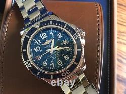 Montre Breitling Superocean A17365 en très bon état, quasi-neuve, de l'année 2019.