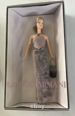 Poupée Barbie Armani en parfait état 2003 Édition Limitée NRFB
