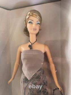 Poupée Barbie Armani en parfait état 2003 Édition Limitée NRFB