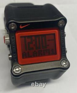 Rare Homme Nike Hammer Watch Wc0021 Black & Red New Battery Excellent État