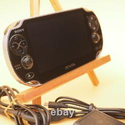 Sony Ps Vita Pch-1000 / 1100 Modèle Noir Oled Wi-fi Avec Chargeur En Bon État