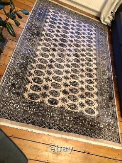 Tapis en laine Bokhara tissé à la main en édition limitée, L244 x l155 cm EXCELLENTE CONDITION